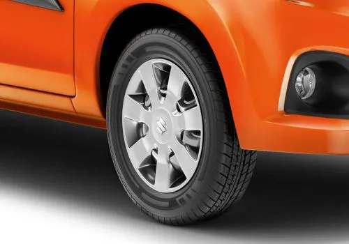 Alto K10  right side front tyre view